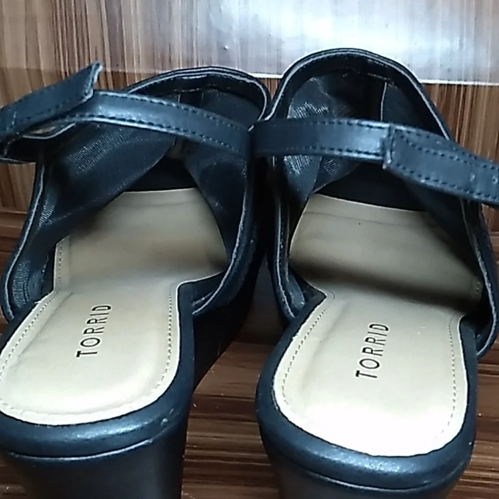 Torrid black lace platform heels wedges 11W